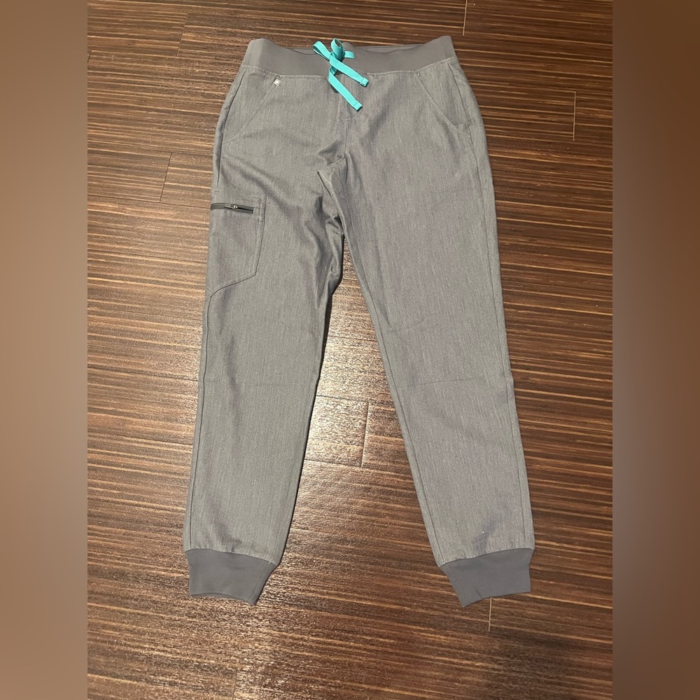 Brand new Figs! grey , Zamora Grey jogger